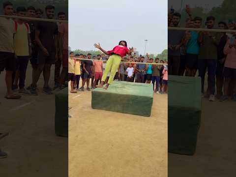 Mera dost ka Real high jump dekh kar shocked ho gaya😱#youtubeshorts #viraljump #talentedboystunt