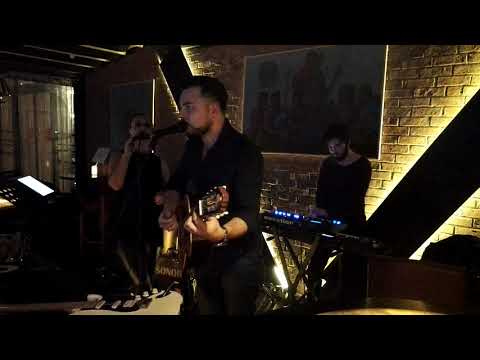 Muffin Band - Fame & Hotel California