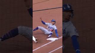 Francisco Alvarez catches Mookie Betts napping 😴
