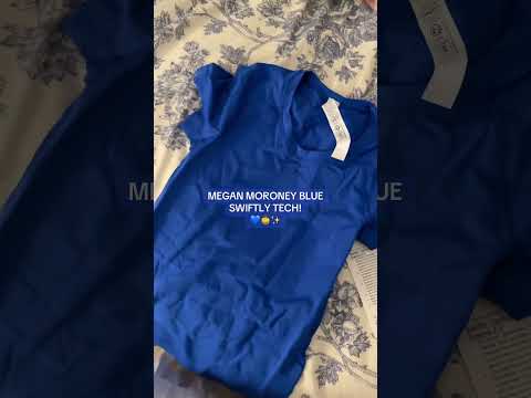 IM IN LOVEEEE #meganmoroney #blue #country #lululemon #fyp #viralvideo