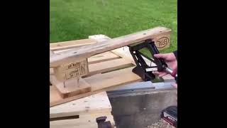 Qué  buena #idea para #desarmar #pallets fácilmente con un #cricket #gato #short #viral