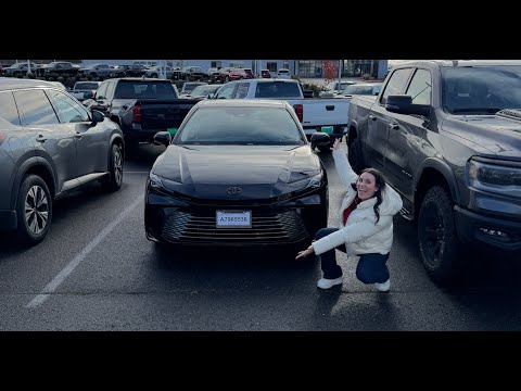 New car who this?! 2025 Toyota Camry XLE AWD First Look