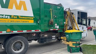 Recycle Truck! WM Econic Heil Python in Action!