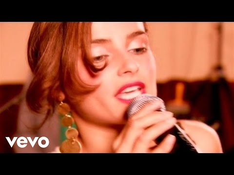 Nelly Furtado - Promiscuous (Yahoo! Live@Launch)