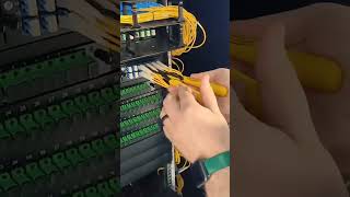 How to unplugged Fiber Optic Cable #businessitsolutions #networkrack #operatingsystem