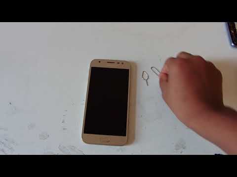 How to install an SD Card into your smartphone