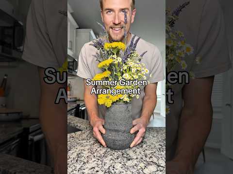 Simple Summer Flower Arrangement