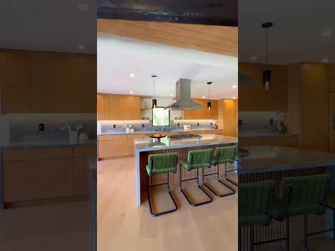 This home was built to entertain #LA #homebuyer #offmarket #realtor #studiocity