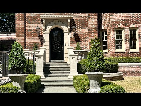 Beyond the Curb home tour with Lucinda Buford