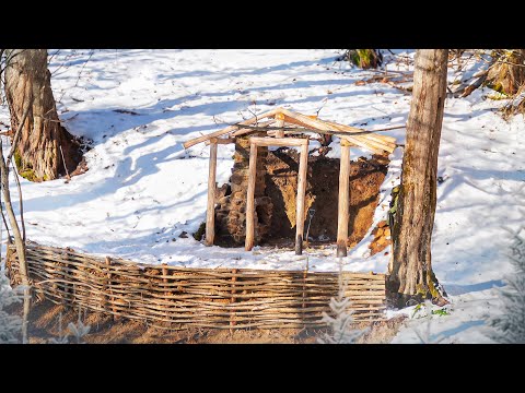 Building in the forest a bushcraft house. Part 1