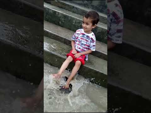 pani me khelte huee🥰😜