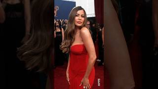 “Stunning. Beautiful. Gorgeous” Sofia Vergara!! 👏 #emmys #sofiavergara #livefrome #glambot #bts