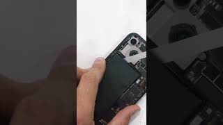 iPhone 14 battery Removing Trickz #ytshorts #nextleveltech