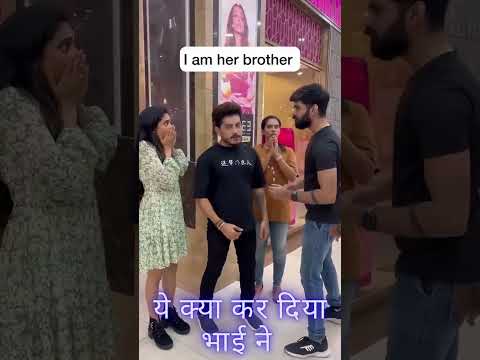 Girlfriend ko mall mein le gaya.Girlfriend in mall shocking😳#viral #shorts #ytshorts #trendingshorts