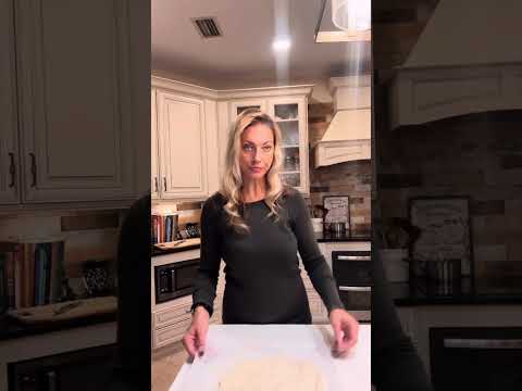 How to make pizza from sourdough pizza crust !