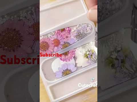 #diycrafts hairpins with flower resins