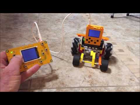 BrainPad Arcade controls bot-car with Meowbit, MakeCode Arcade:jacdac