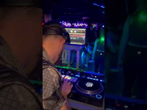 Smooth Reggaetón Switch 🎧 Agárrala ➡ Gata Only 🔥 #DJLife #LatinoGang #twerk #reggaeton #djtransition