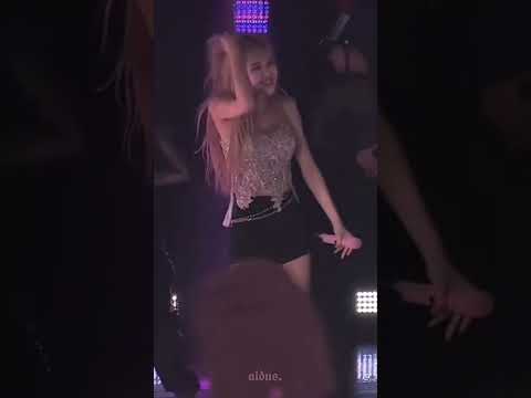 ROSÉ- Cô Gái của LISA