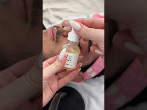 The benefits of having a girlfriend 🙂‍↕️🤚🏻🎀 #dermaplaning #waxing #asmr ￼