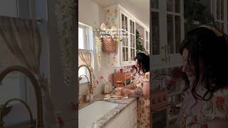 Spring decor update! Cozy cottagecore kitchen🧚🏼🌼 #cottagecore #springdecor #colorfuldecor #cozy