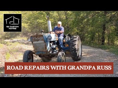 Ford 3000 Tractor runs like a top! Road Repairs with Box Rake