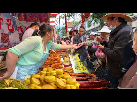 Must-Try Mushroom Hotpot & Pork Noodles in Yunnan, China! Eat with Me at Lijiang Old Town Market