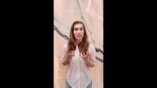 Dead tooth showing through the gum, non prep Veneers and Invisalign. Elsa's smile transformation