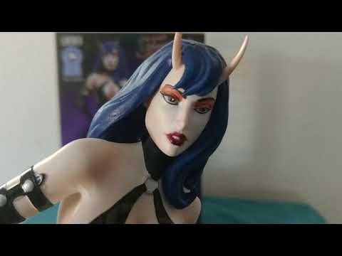 Diamond Select Femme Fatales Linsner Sinful Suzi Statue Review