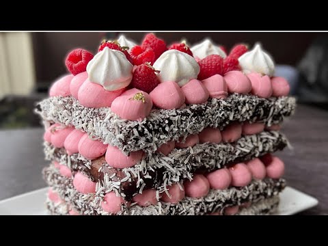 Raspberry lamington cake hack!
