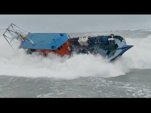 Kakinada to Uppada Beach Road and Beach after Tuffan - Almost boat flips #beach #kakinada #uppada
