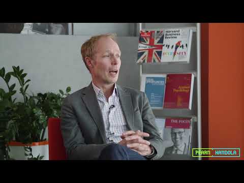 How do leaders usually respond during times of uncertainty