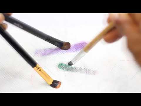 85% ISOPROPYL ALCOHOL CLEANS MAKEUP BRUSHES