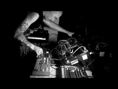 Highwater [Live industrial techno with eurorack and Octatrack]