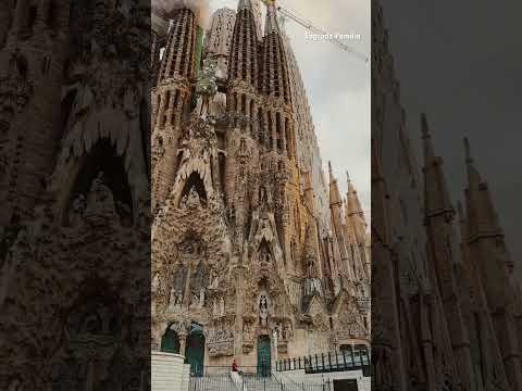 Sagrada Familia: Architectural Marvel #spain  #shorts #europe #trending #gaudi #barcelona  #ytshorts
