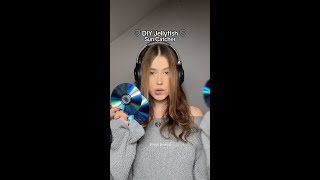 grab those old cd’s we’re making jellyfish!! @_juliyav_ #diy #suncatcher #jellyfish #crafts