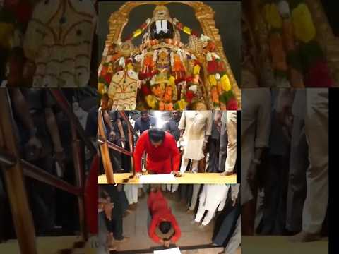 స్వామి వారి పాదాలకు సాష్టాంగ నమస్కారం చేస్తున్న పవన్ కళ్యాణ్