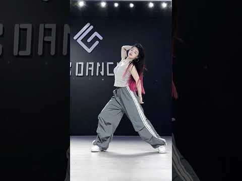 My earrings were all knocked off by #yufei aimeechoreographer