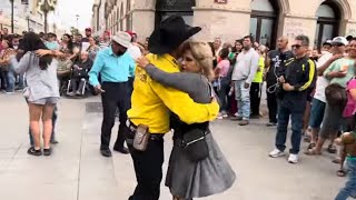 Abeja Reyna🐝👑 CARMELA 👸y MAU🤠 @musicalmilagroofficial 🎤🎵🎹🎉❤️