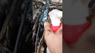 Safe and easy engine vacuum leak test