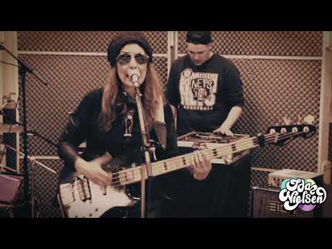 IDA NIELSEN -Fake the funk/Positivity Mashup