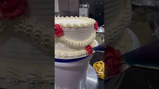 Roses cake decorating #cakeshow #cake #birthday #howtomake #cake #cakeshow #foryou
