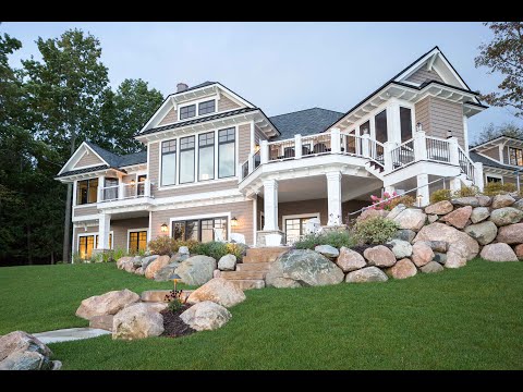 Lake Charlevoix Cottage