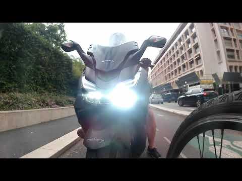Duels versus scooters et instant karma avec les CRS !