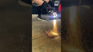 Plasma Cutter Cutting Thick Metal Plate !
