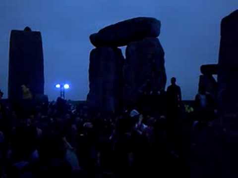 Stonehenge (Solstice 2008) Drumming
