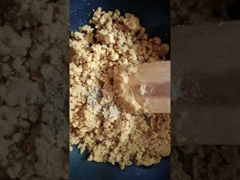 Besan k laddu 😍#trend #viralshortsvideo #gharkakhana #love