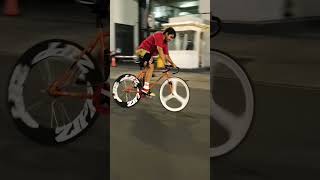 Whip skid on a fixie