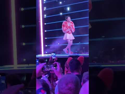 Nemo reprises his Eurovision winning song The Code to cheers #eurovision2024