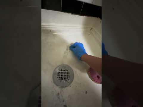 How to clean soap scum with only one product! #pumie #cleanwithme #soclean